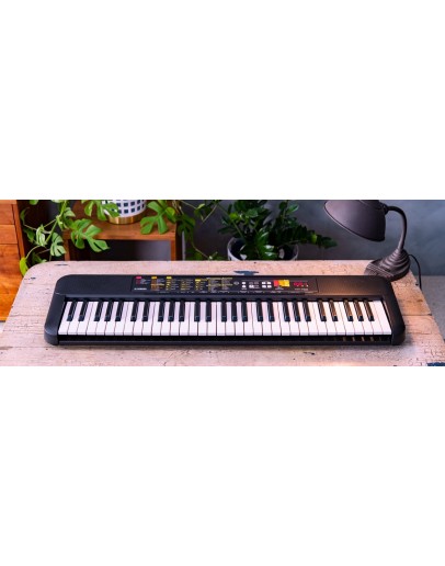 YAMAHA PSR-F52 Portable Keyboard